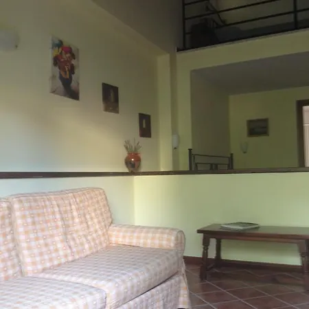 Agriturismo Collepina Farm stay *